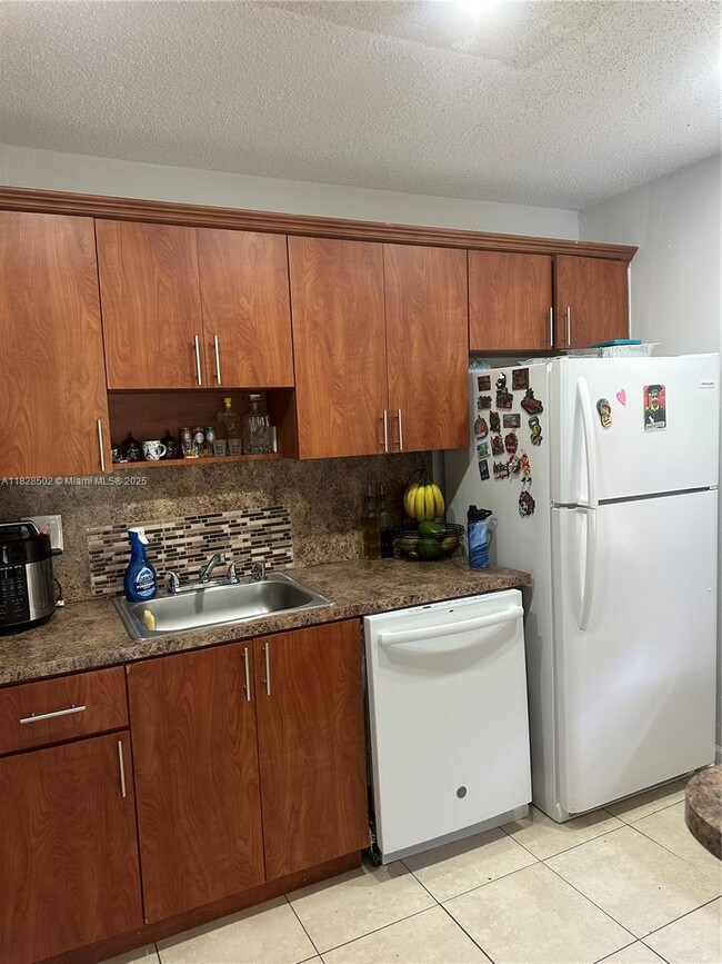 Building Photo - 10511 SW 108th Ave