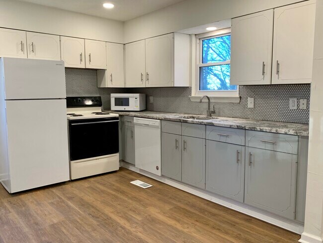 Building Photo - 3731 Monte Vista Dr