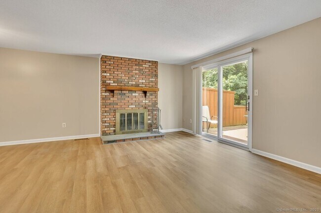 Foto del edificio - 141 Brighton Cir