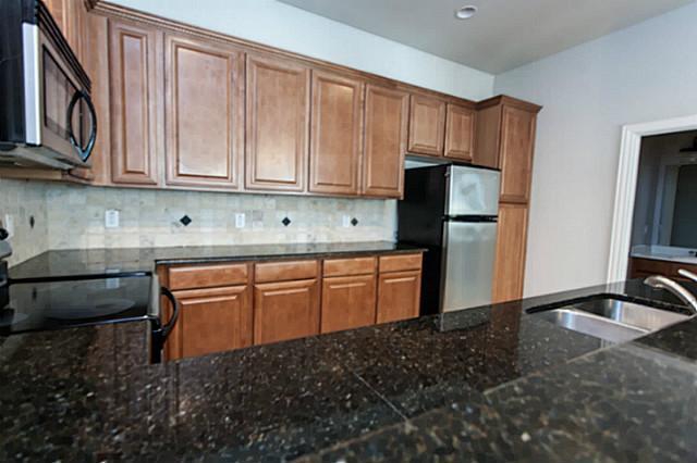 Building Photo - 2316 Stutz Dr
