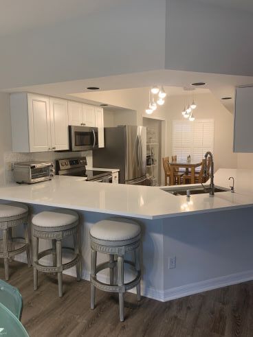 Building Photo - 1048 Manor Lake Dr