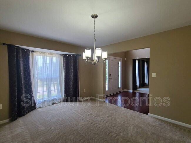 Foto del edificio - 4002 Mossy Bank Ln