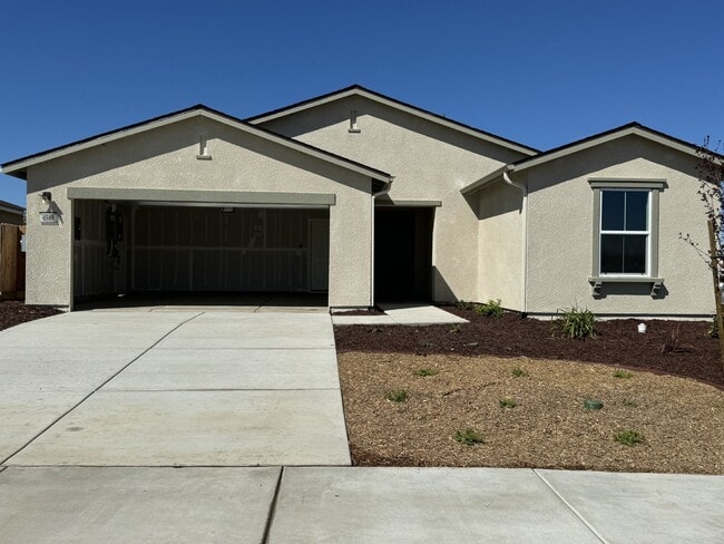 Building Photo - Highly Sought After..  Move In Ready!