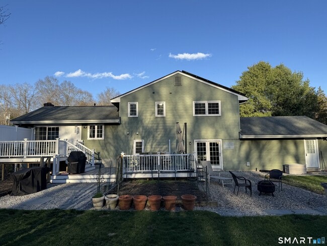 Foto del edificio - 15 Brookfield Dr