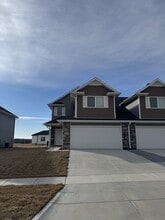 Building Photo - 165 W Olson Ave