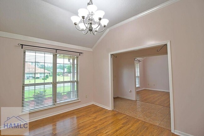 Foto del edificio - 88 Arbor Ridge Way
