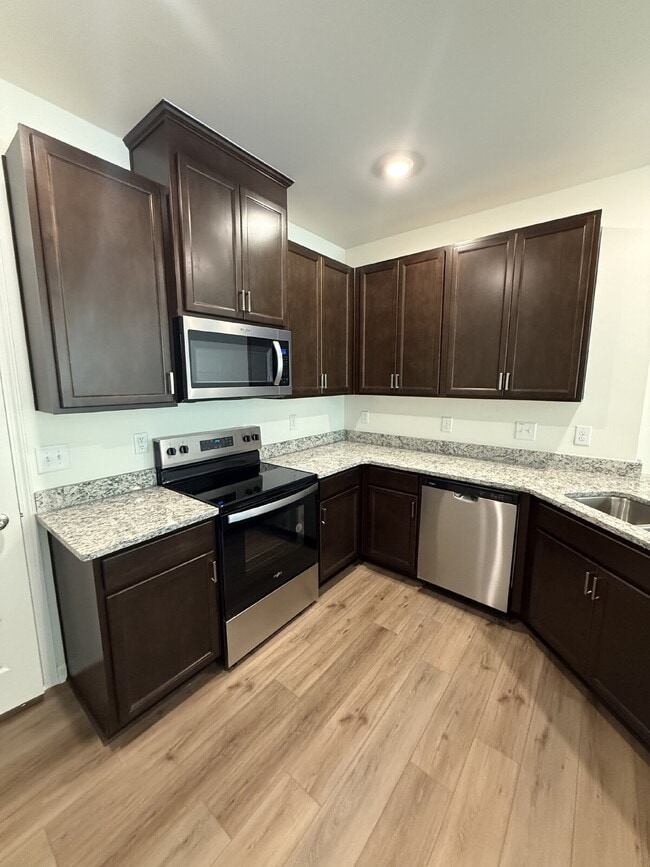Building Photo - 3 bed 2 and half bath home in Mebane