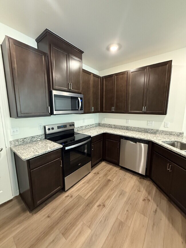 Foto del edificio - 3 bed 2 and half bath home in Mebane