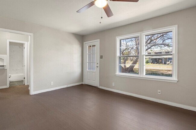 Foto del edificio - 320 NE 31st St