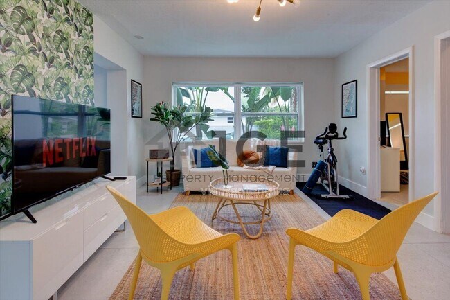 Foto del edificio - 968 NE 80th St