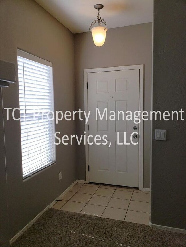 Building Photo - Low Maintenance and Move In Ready in Coolidge