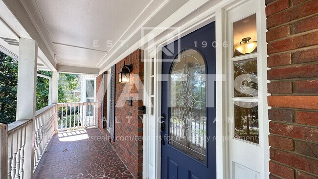 Foto del edificio - 4 Bedroom, 4.5 Bath Home in Heart of Hoover