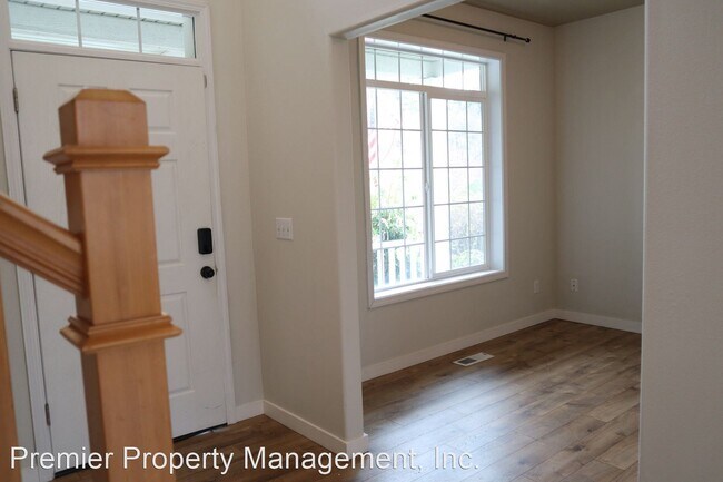 Foto del edificio - 3 br, 2.5 bath House - 106 E 15th Place