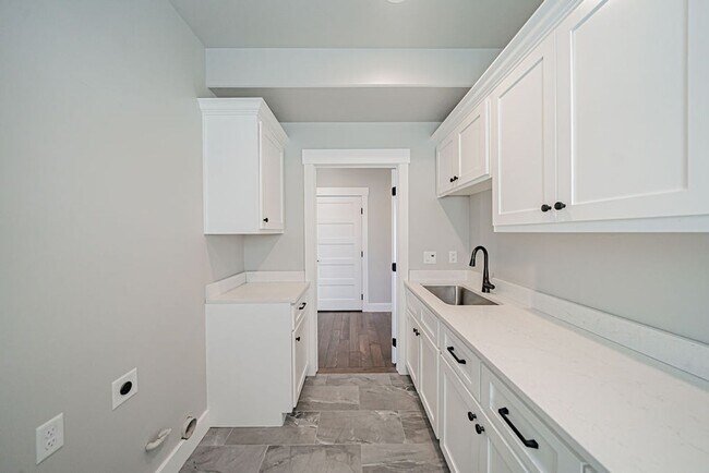 Building Photo - Charming Southpoint Home for Rent – $2,200/mo