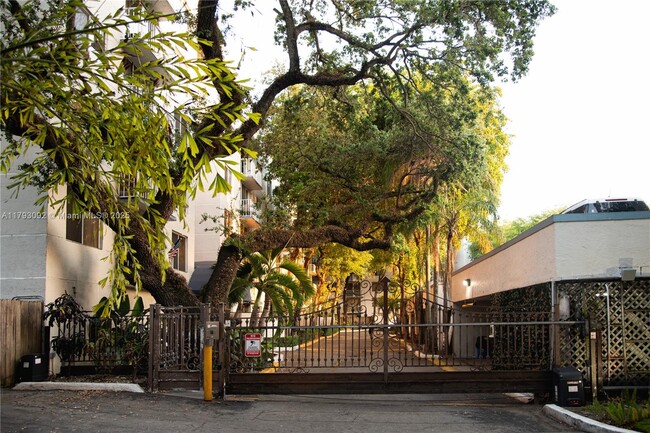 Foto del edificio - 1740 NW N River Dr