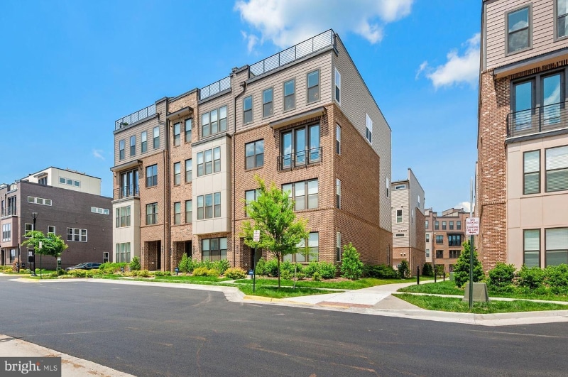 Photo - 4635 Charger Pl (Chantilly, VA)