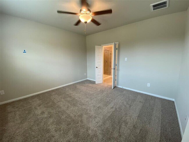 Foto del edificio - 7015 Silverleaf Oak St