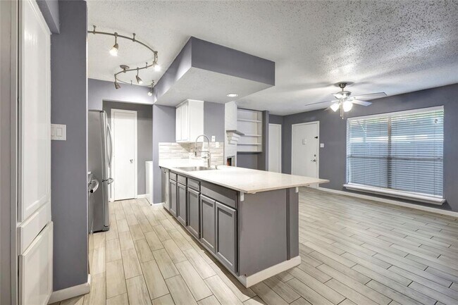 Foto del edificio - 260 El Dorado Blvd