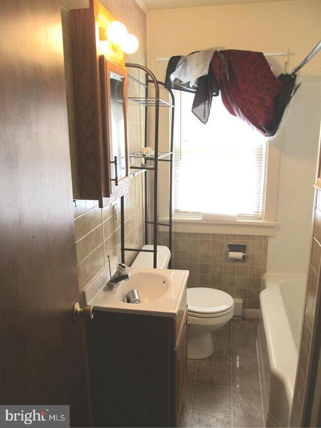 Foto del edificio - 922 Stouffer Ave