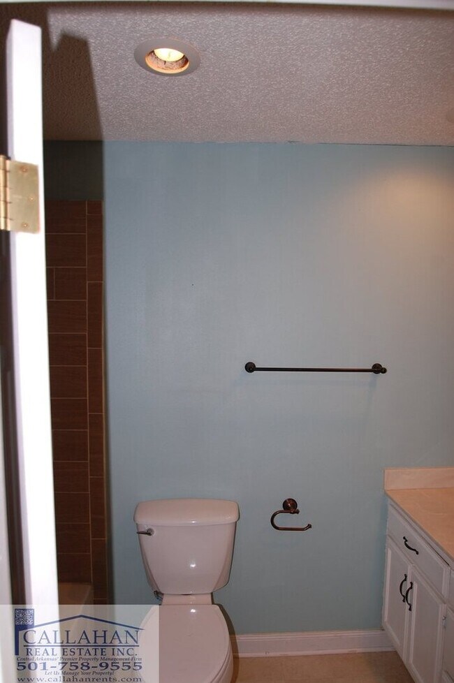 Building Photo - Indian Hills 3 Bedroom