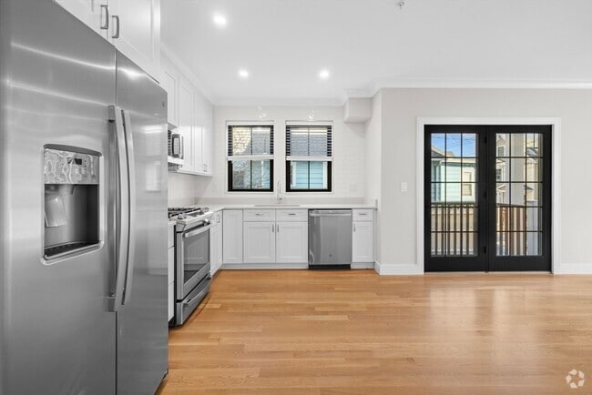 Building Photo - 279 Lamartine St