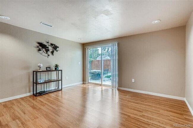 Foto del edificio - 950 Elm Place, Thornton, CO, 80229