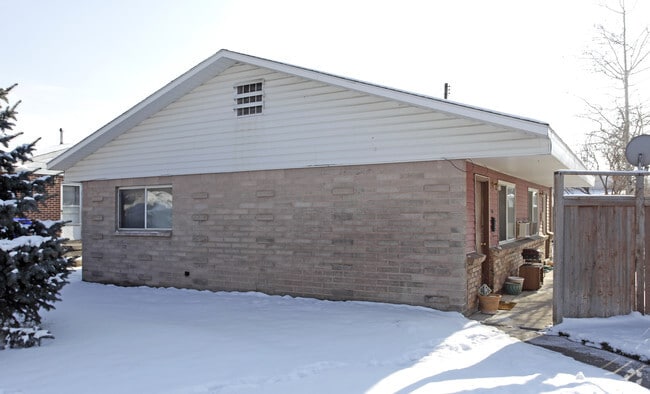 Building Photo - 416 E Warnock Ave