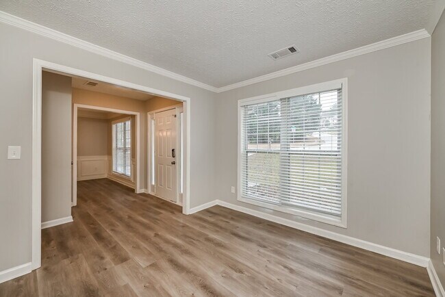 Building Photo - 845 Simon Ive Dr