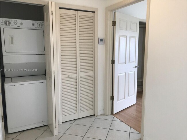 Foto del edificio - 3500 Coral Wy