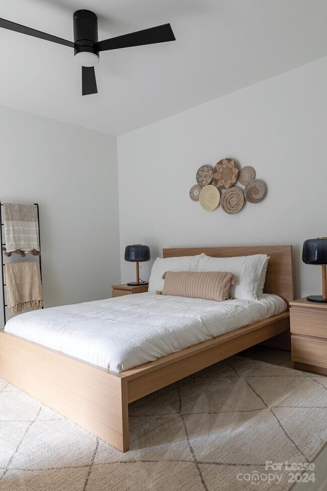 Building Photo - 730 E 36th St