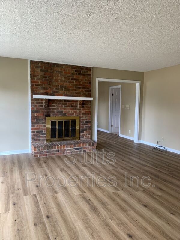 Foto del edificio - 2224 Bower Dr