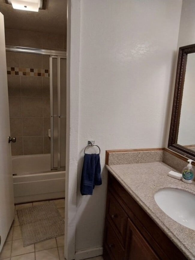Building Photo - 4660 Vail Racquet Club Dr