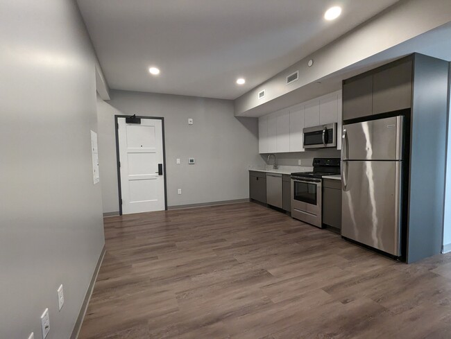Building Photo - 128 Hemenway St