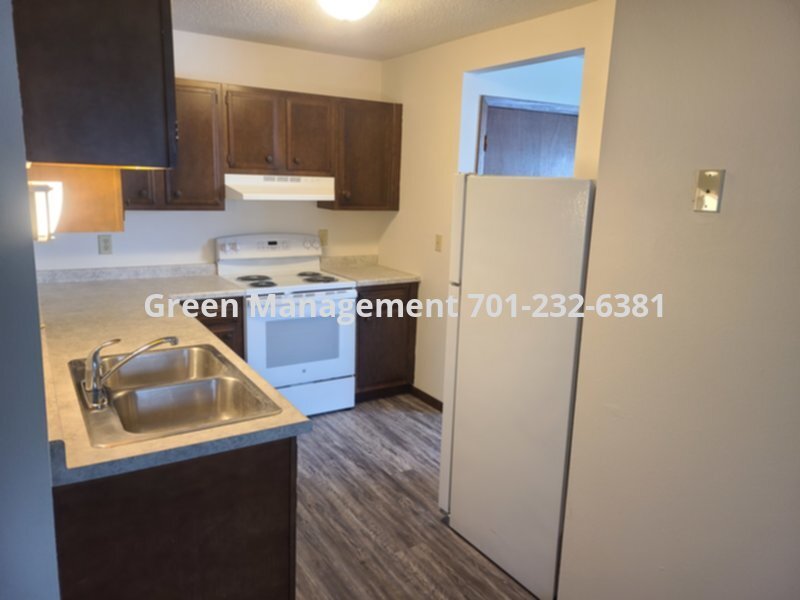 Primary Photo - 2 Bedroom Heat Paid in 4 plex