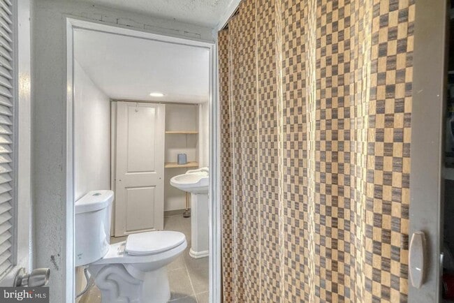 Building Photo - 2658 E Dauphin St