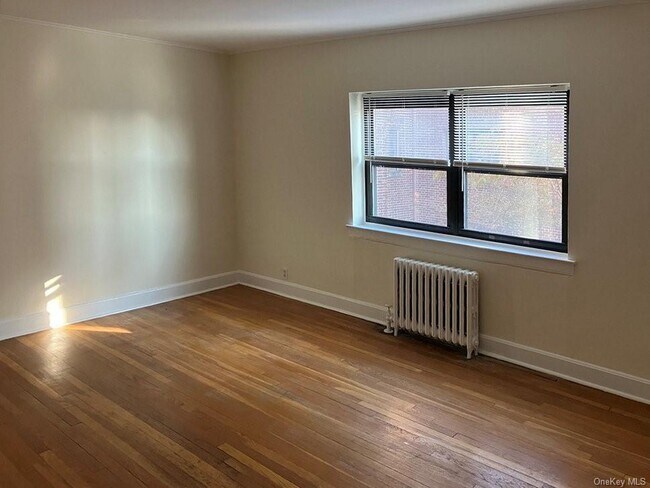 Building Photo - 240 Halstead Ave