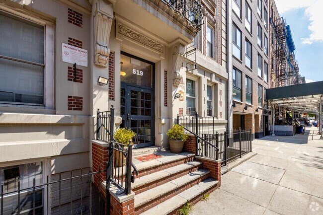 Entrance - 519 W 134th St