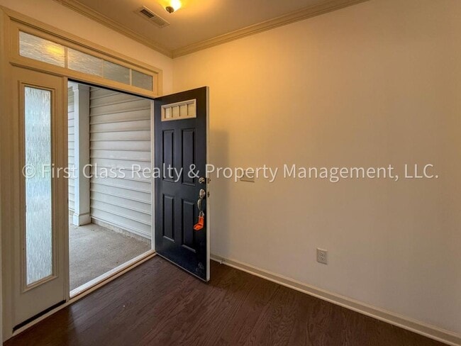 Foto del edificio - 565 Park View Drive