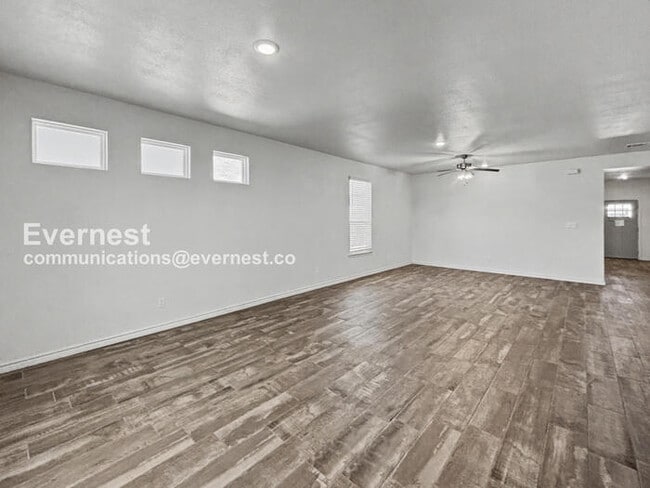 Building Photo - 8507 Glade Dr