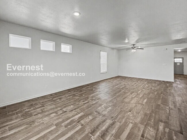 Foto del edificio - Limited Time Special Offer / 4 Bed, 3 Bath Home with Garage / Pet-Friendly / Vouchers Accepted / ...