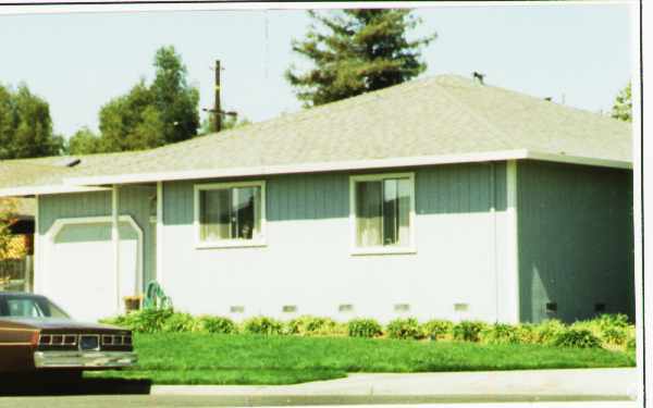 Building Photo - 2135 Peterson Ln