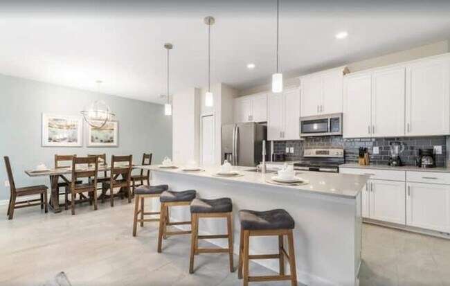 Building Photo - 440OC  20% OFF Weekly Stay 4BR Th With Poo...