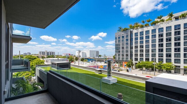 Foto del edificio - 2700 NW 2nd Ave