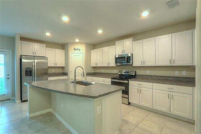 Building Photo - 7217 Ronnie Gardens Ct