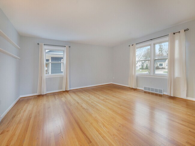 Sala de estar - 516 Berkley Ave