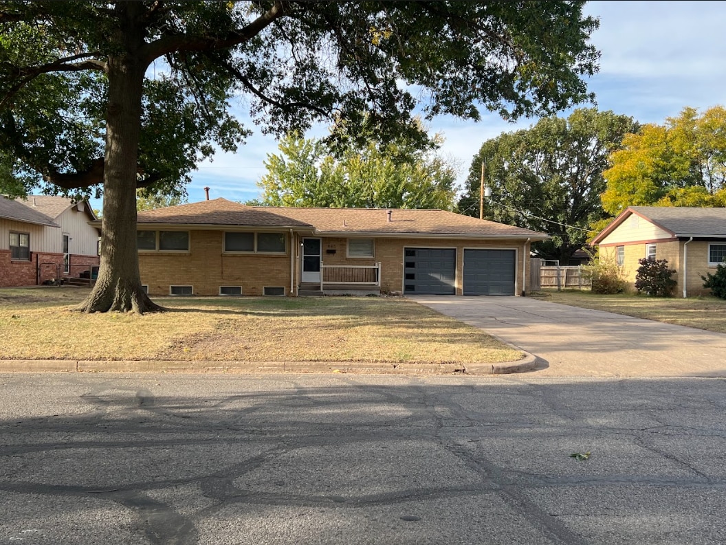 Primary Photo - 865 N Country Acres Ave