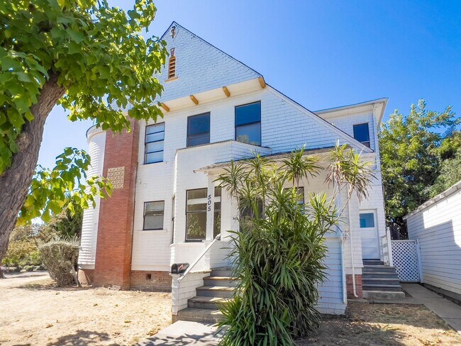 Building Photo - York St., 740-744-El Dorado St. 505