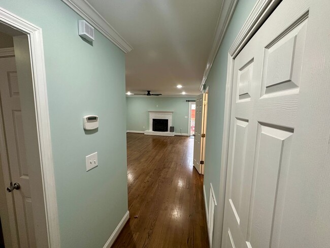Foto del edificio - Beautifully Updated Townhome in the Heart of Clemson