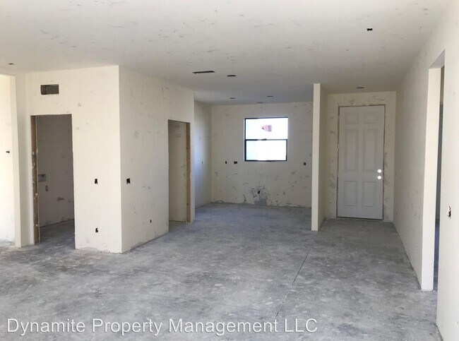 Building Photo - 3 br, 2 bath House - 1304 Lobo Drive
