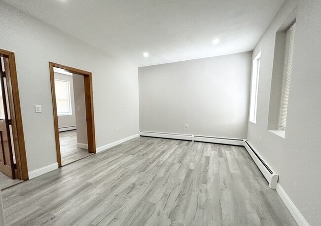 Building Photo - 165 Gove St